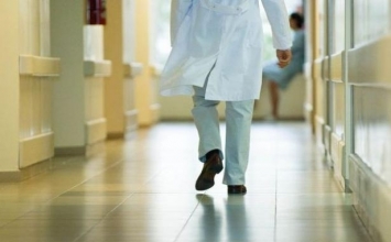Hãy suy nghĩ trước khi phán xét người khác